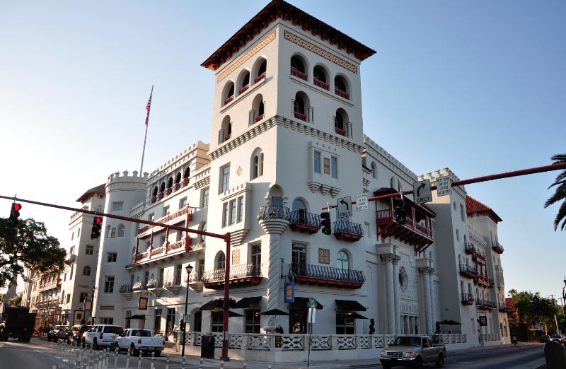 10 Most Haunted Hotels in Florida [Warning Ghosts Inside!]
